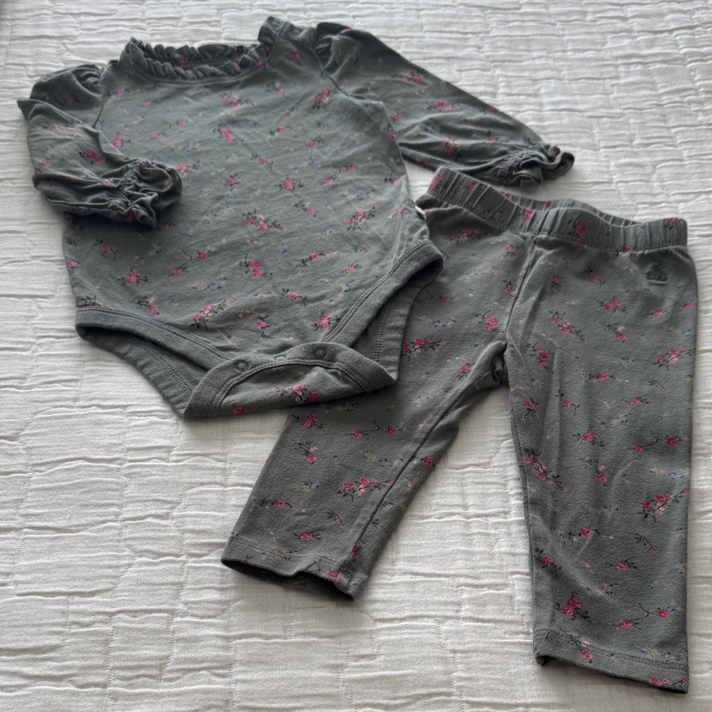 GAP Infant Girls Organic Cotton Bodysuit & Legging Set Green w Pink Floral 6-12M
